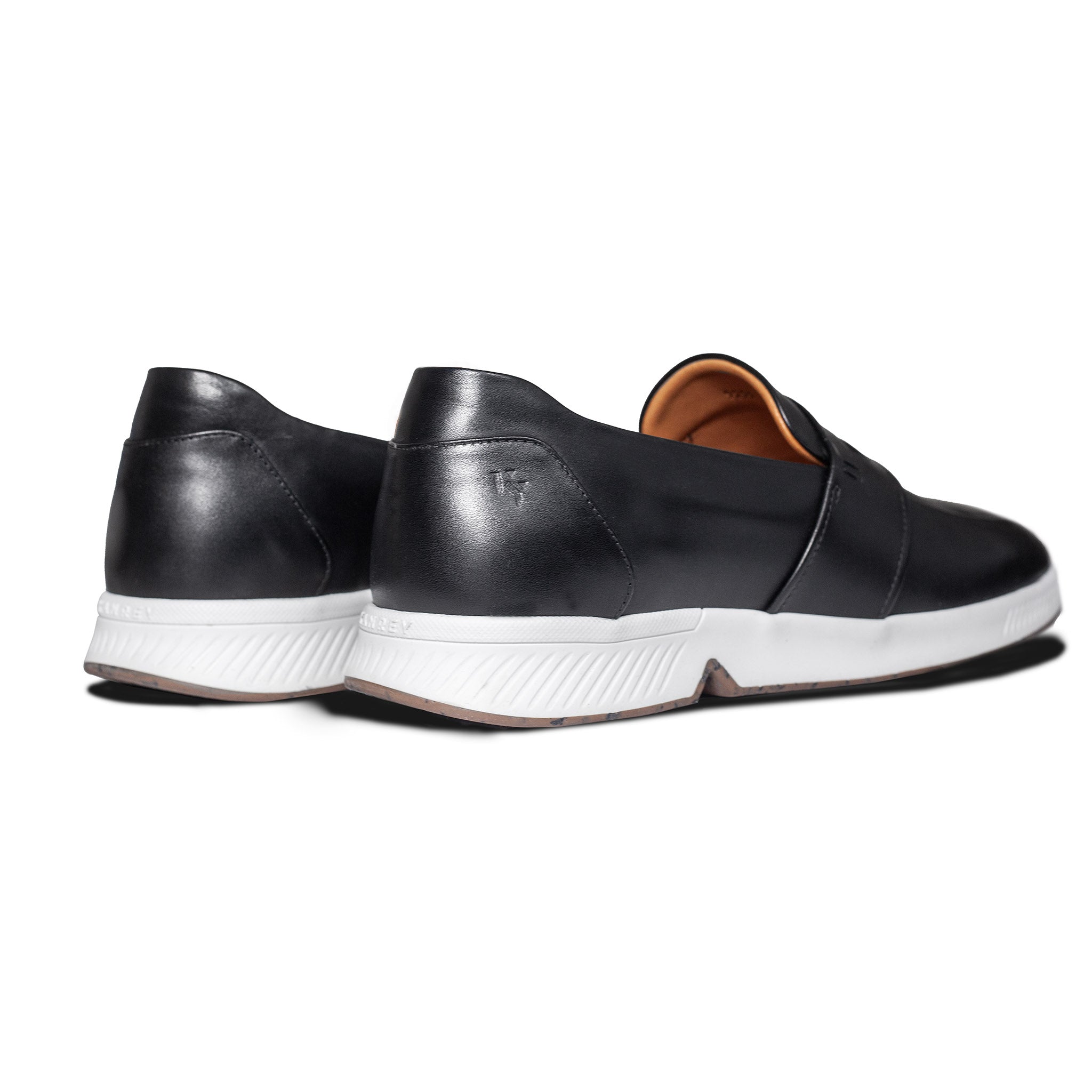 KANREY Loafer shoes in black – Model CHITO – Rear view.