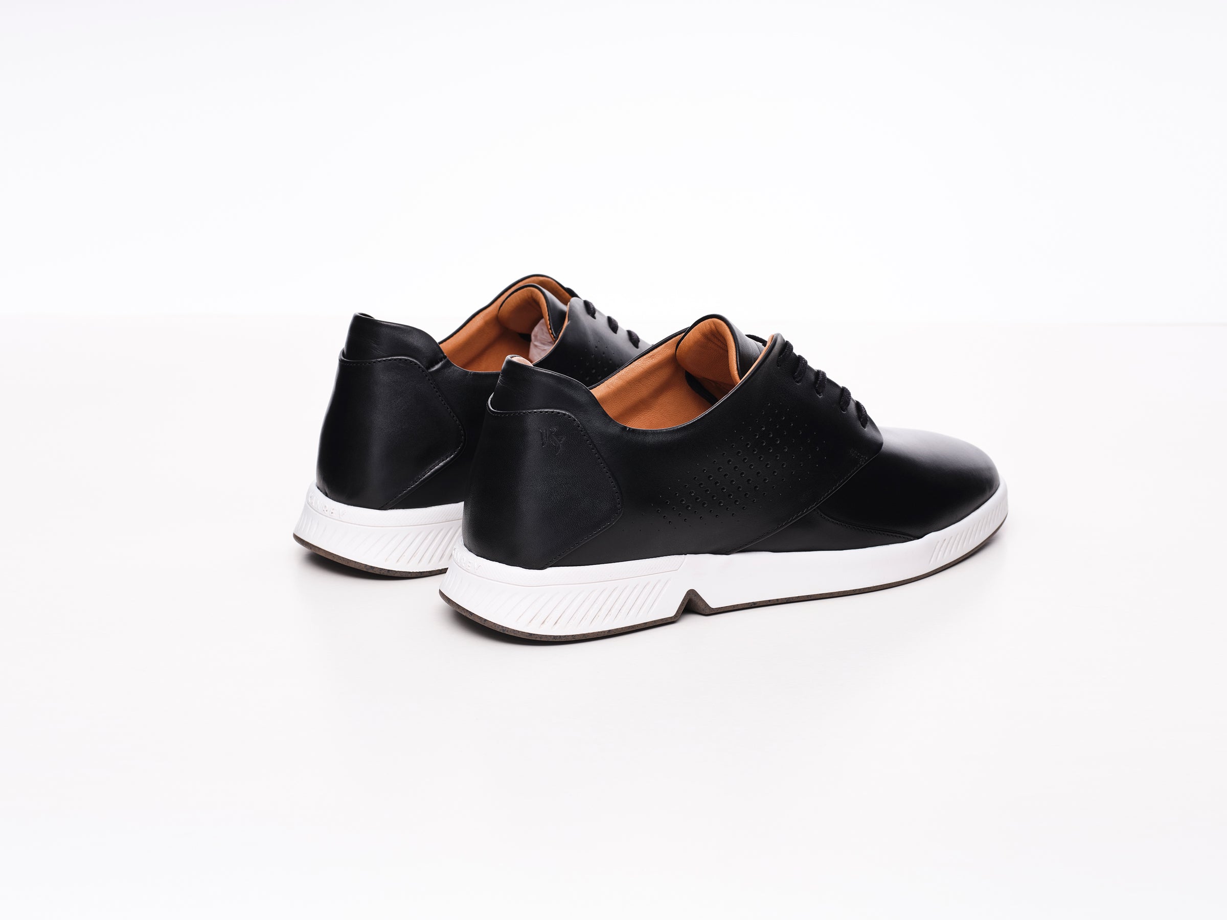 KANREY derby shoes in black – Model RONIN – Back view.