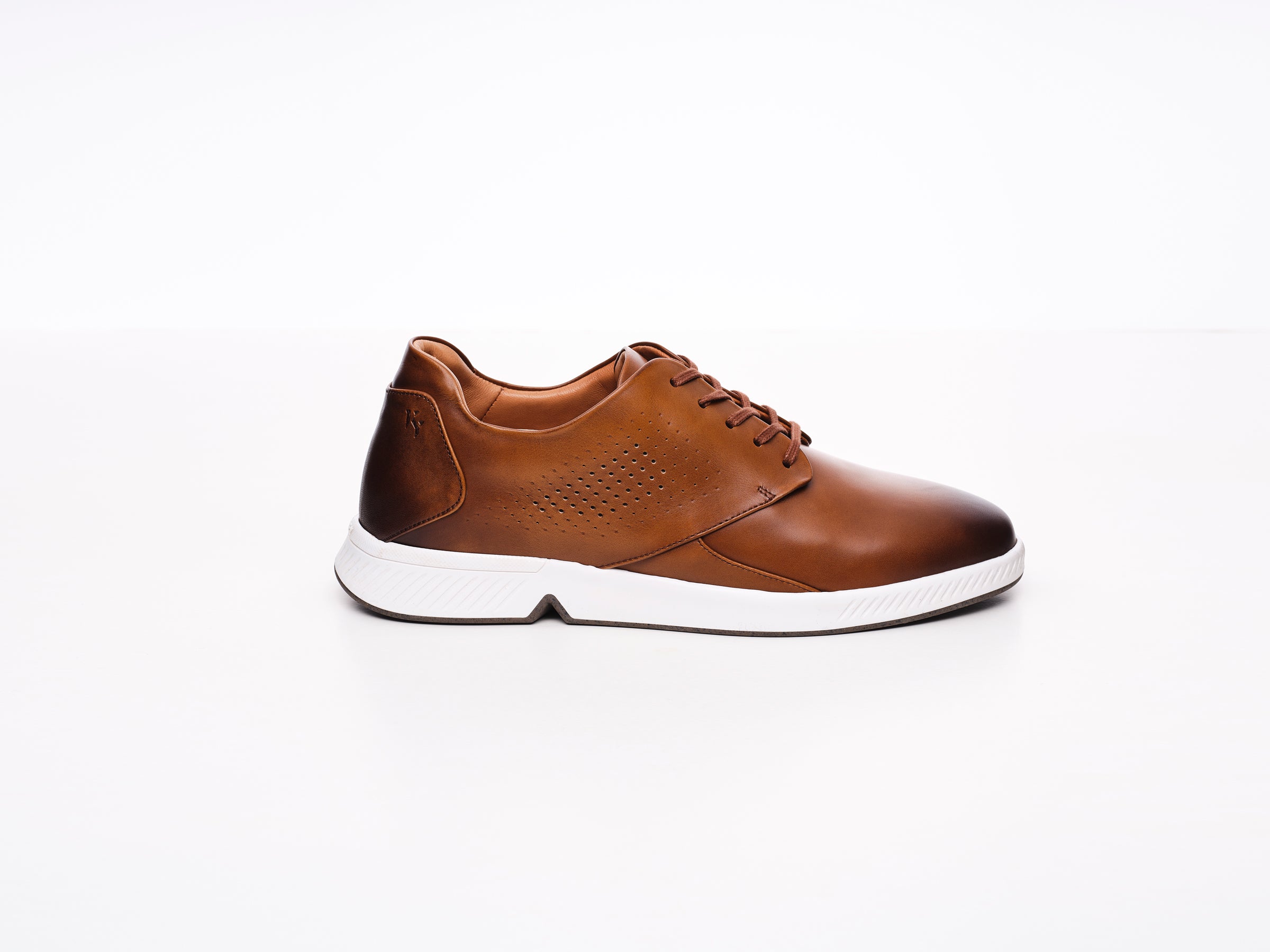 KANREY derby shoes in tan – Model RONIN – Side view.