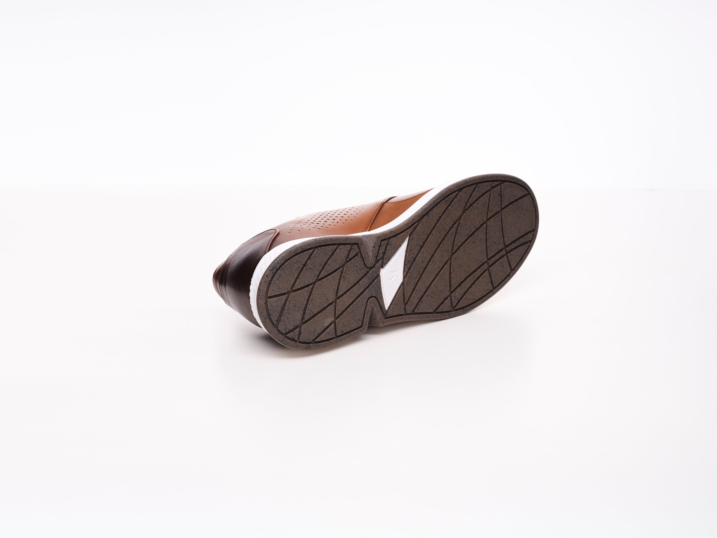 KANREY derby shoes in tan – Model RONIN – Bottom view.